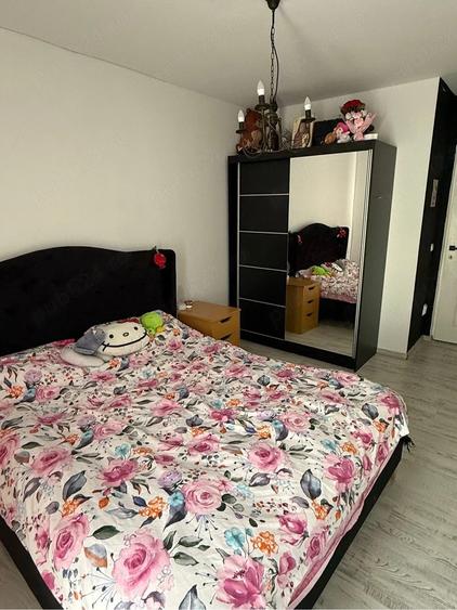 Apartament cu 3 camere decomandat în Exterior Vest