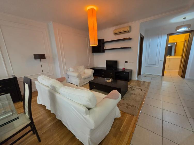 Apartament cu 2 camere decomandat în Parcul Carol