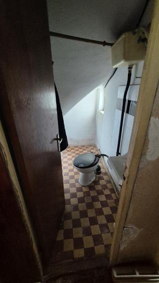 Casă individuală cu 6 camere cu Garaj în Cetate