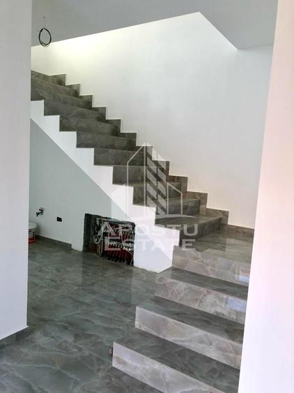 Duplex cu 4 camere cu Canalizare în Giarmata