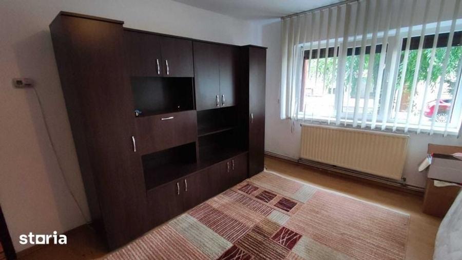 Inchiriez apartament 2 camere decomndate zona OMW/stadion Cetate - 1