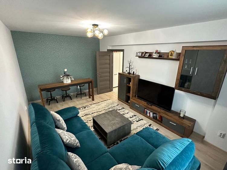 Apartament cu 3 camere decomandat în Rediu