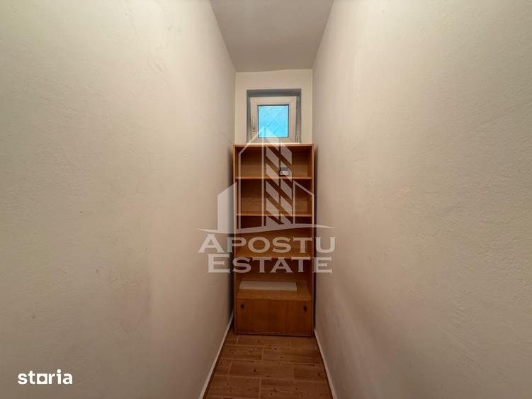 Apartament cu 4 camere decomandat, mobilat în Medicină