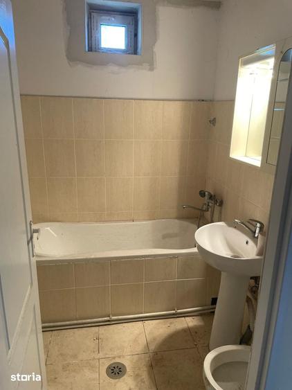 Casă cu 3 camere cu Teren 1346 Mp în Poroschia