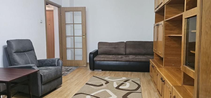 Apartament cu 2 camere decomandat, mobilat în Piața Centrală