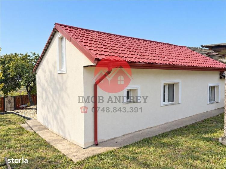 Casă cu 3 camere decomandat în Mineri