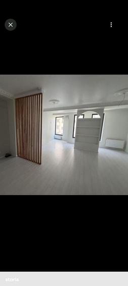 Spațiu comercial, de 90 mp, în Vitan
