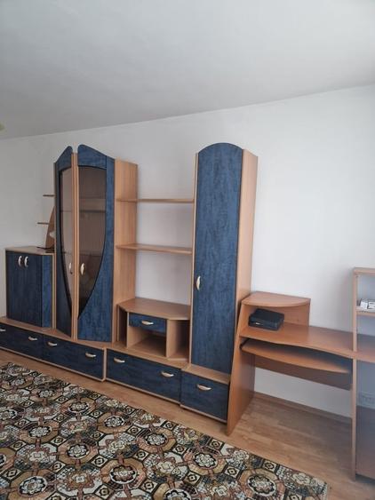 Garsonieră decomandată, mobilată în Moșilor