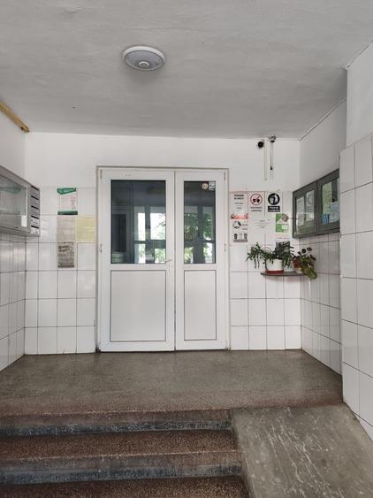 Apartament cu 3 camere decomandat în Dristor
