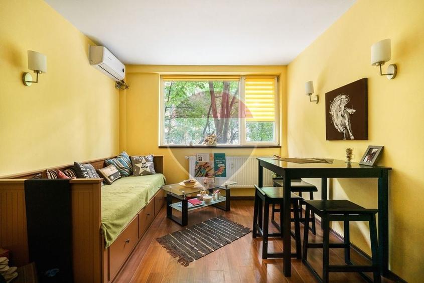 Apartament cu 3 camere semidecomandat, mobilat în Drumul Taberei