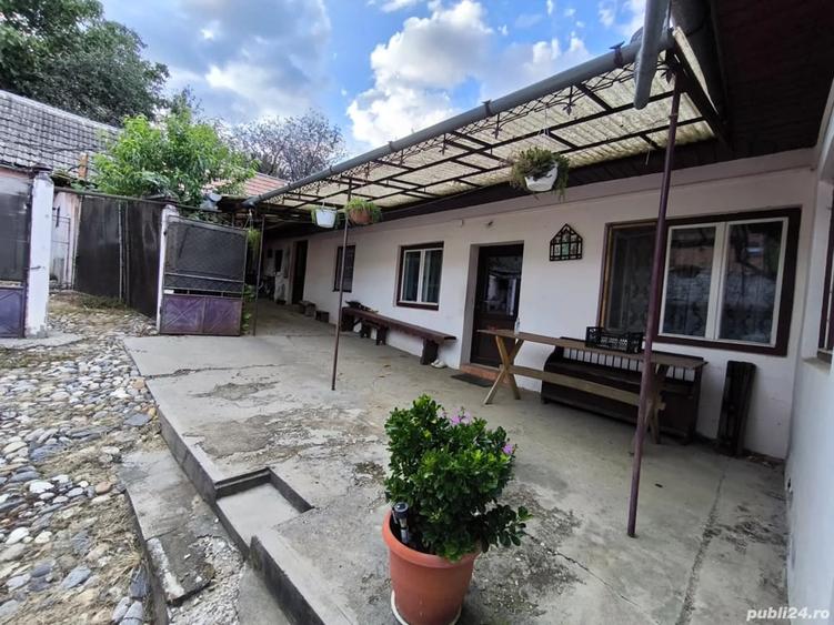 Casă cu 6 camere cu Teren 1846 Mp în Răhău