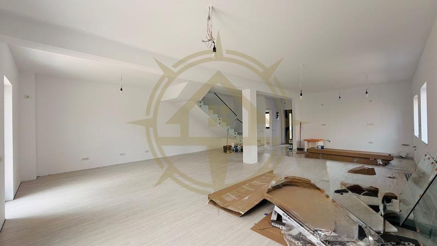 Casă cu 4 camere cu Teren 250 Mp în Corbeanca