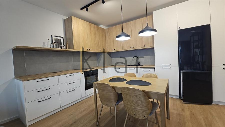 Apartament cu 2 camere semidecomandat, mobilat în Semicentral