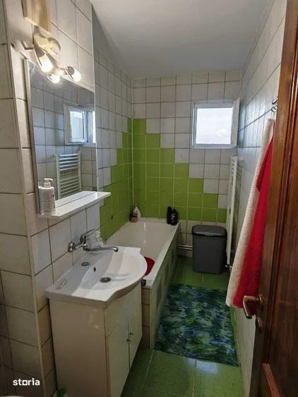Apartament cu 3 camere decomandat în Remetea