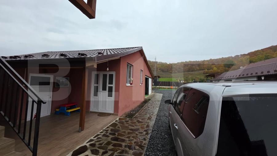 Casă individuală cu 4 camere cu Canalizare în Periferie