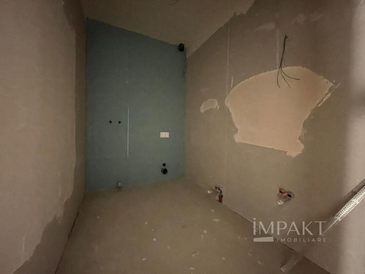Casă individuală cu 5 camere decomandat cu Canalizare în Iris