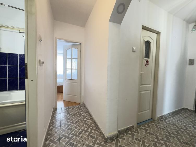 Apartament cu 3 camere decomandat, mobilat în Republicii
