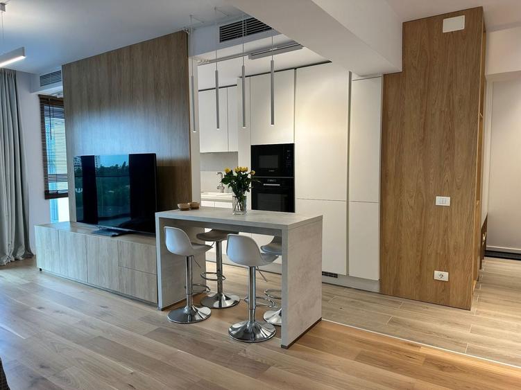 Apartament cu 2 camere decomandat, mobilat în Băneasa