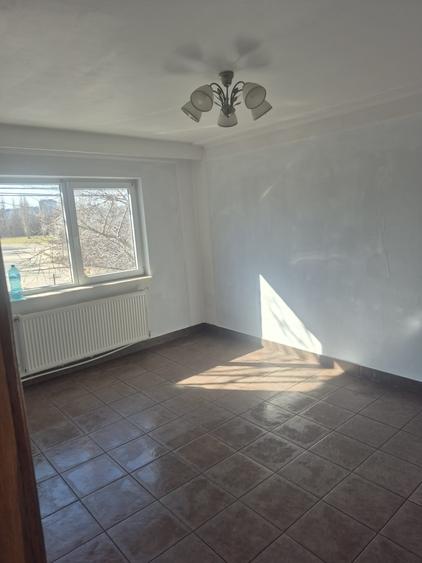 Casă individuală cu 6 camere cu Garaj în Delfinariu