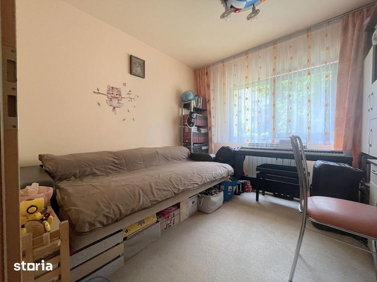 Apartament cu 3 camere semidecomandat, mobilat în Girocului