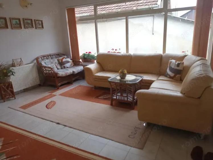 Casă cu 6 camere cu Canalizare în Nădlac