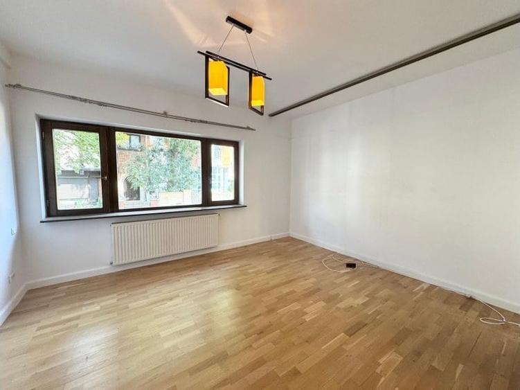 Apartament cu 3 camere în Primăverii