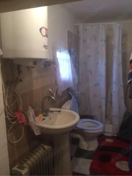 Casă cu 3 camere în Rași