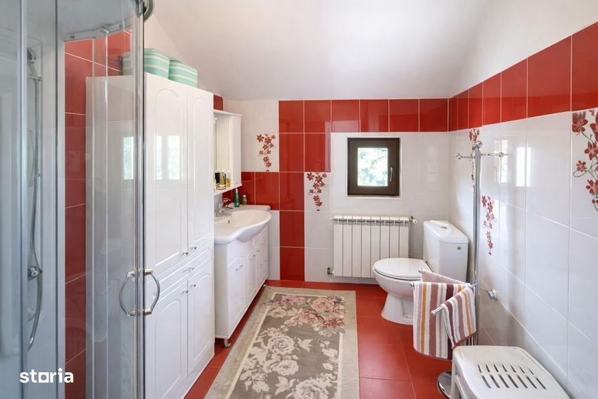 Casă cu 4 camere în Central