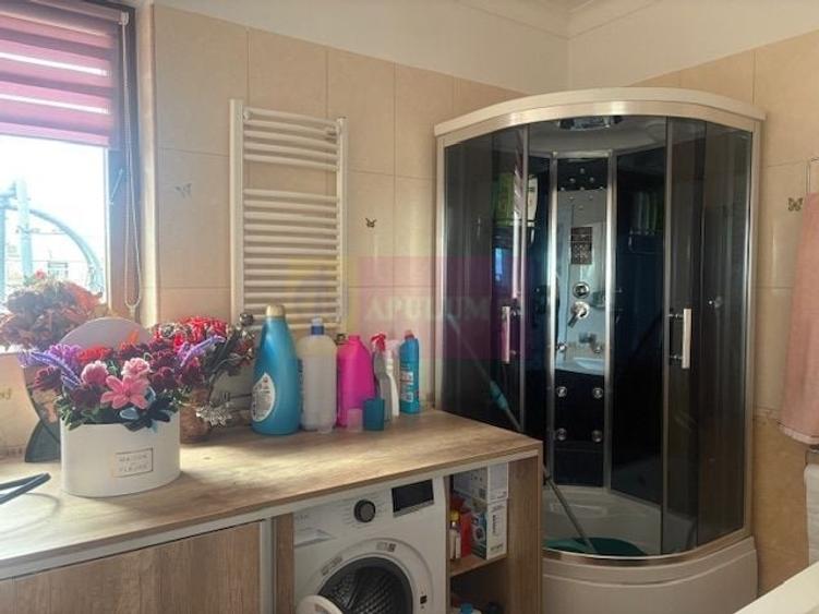 Apartament cu 4 camere decomandat, mobilat în Titan