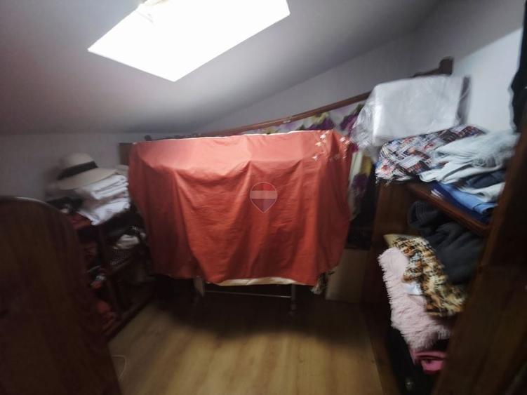 Casă individuală cu 5 camere cu Teren 1779 Mp în Izvoare (Dumbrava Roșie)