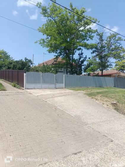 Casă cu 4 camere în Stănilești