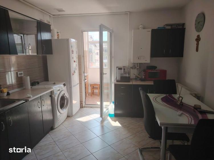 Vand apartament decomandat - 2