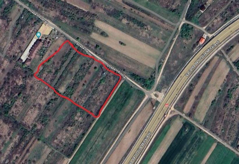 Teren de 4600 mp, în Central