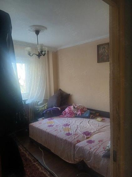 Apartament cu 2 camere semidecomandat în Rahova
