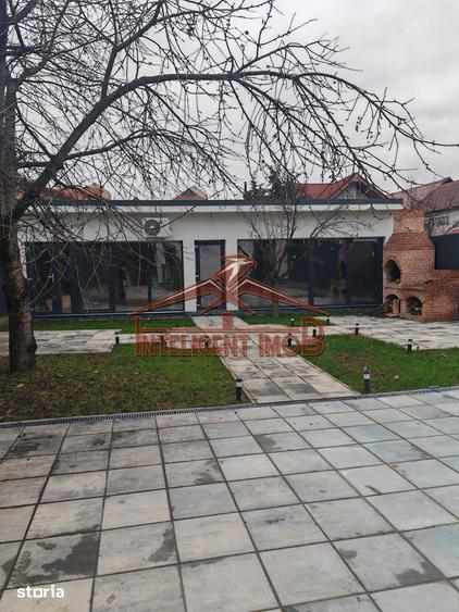 Casă cu 8 camere decomandat cu Teren 386 Mp în Turnișor
