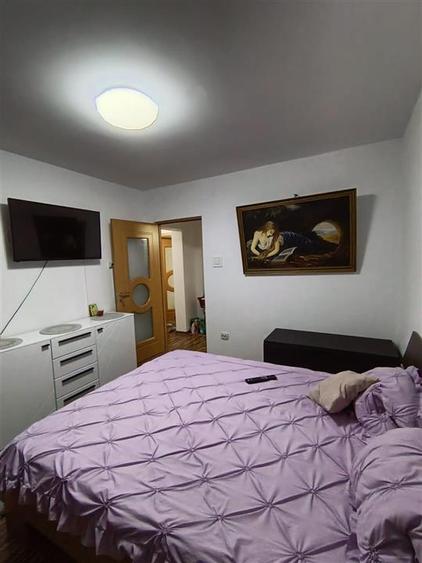 Apartament cu 4 camere decomandat în Viziru 3