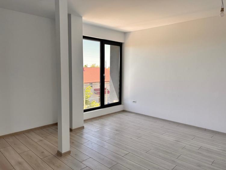 Casă cu 4 camere cu Teren 225 Mp în Periș
