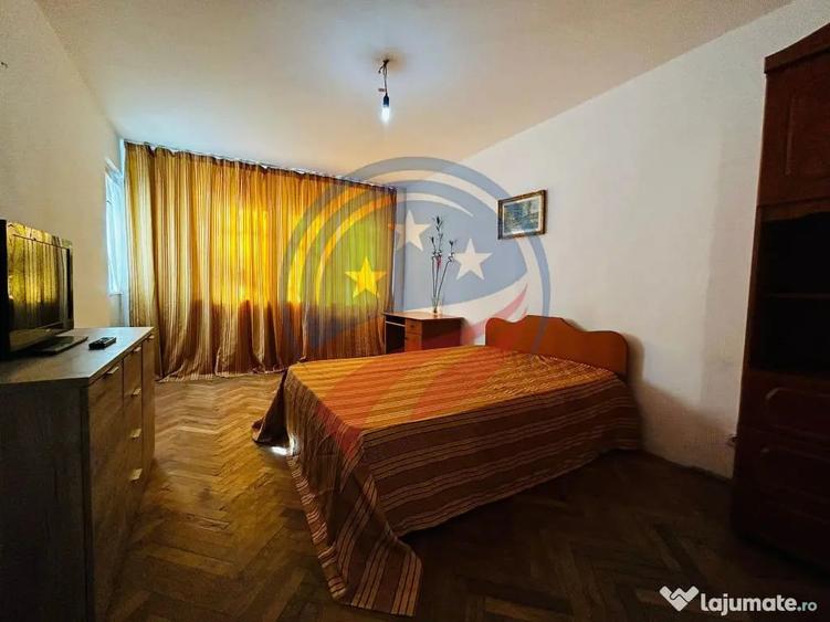 Apartament cu 4 camere decomandat în Central