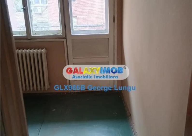 Apartament cu 4 camere semidecomandat în Drumul Taberei