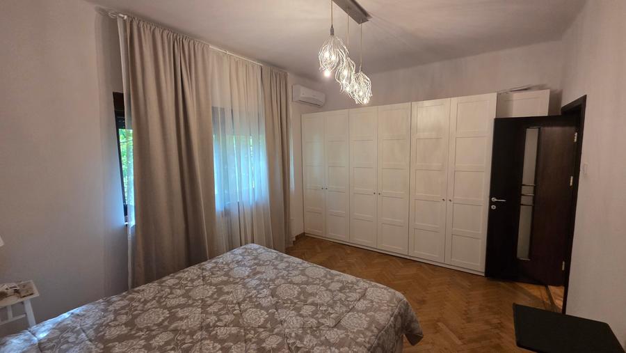 Apartament cu 3 camere decomandat în Armeneasca