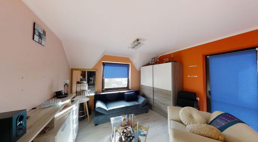 Casă cu 4 camere cu Teren 300 Mp în Corunca