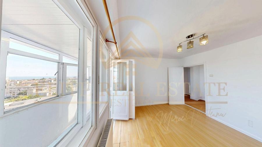 Apartament cu 3 camere decomandat în Casa de Cultură
