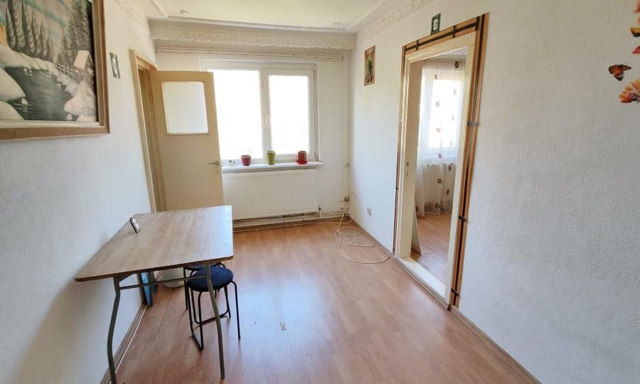 Apartament cu 2 camere semidecomandat în Micro 40