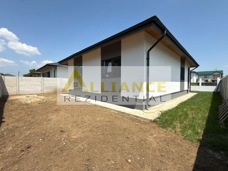 Casă individuală cu 3 camere decomandat cu Canalizare în Berceni