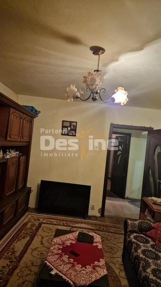 Apartament cu 2 camere decomandat în Craiovița Nouă