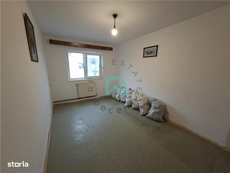 Apartament cu 4 camere în Hărmanului