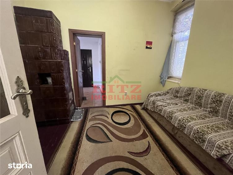 Casă cu 5 camere cu Teren 1623 Mp în Central