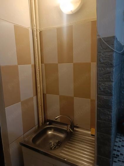 Garsonieră decomandată în Granit