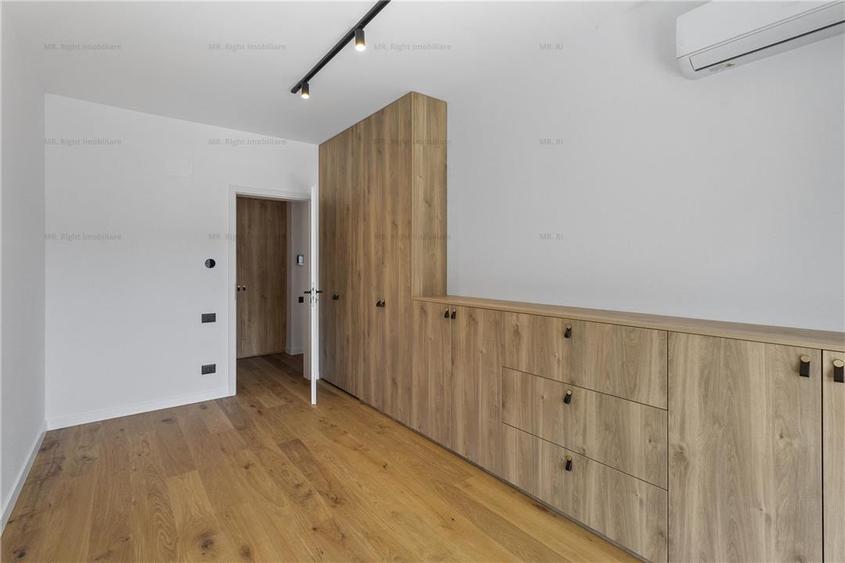 Apartament cu 3 camere decomandat, mobilat în Central