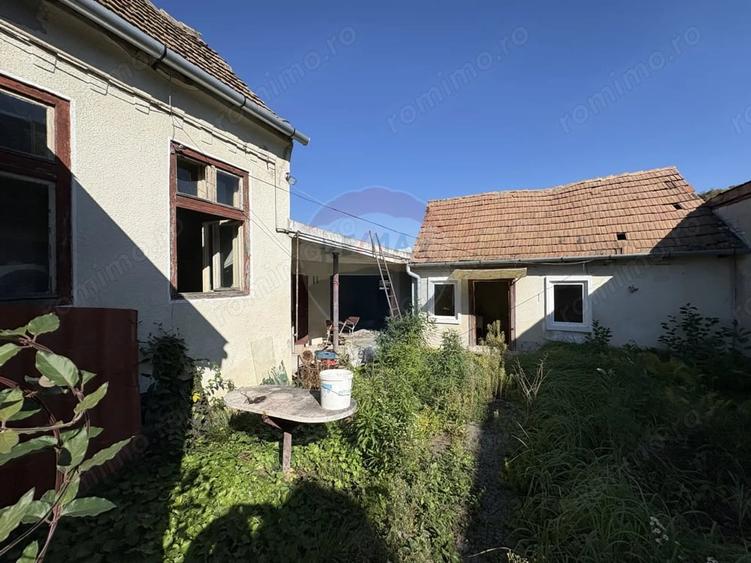 Casă cu 2 camere cu Teren 348 Mp în Sud